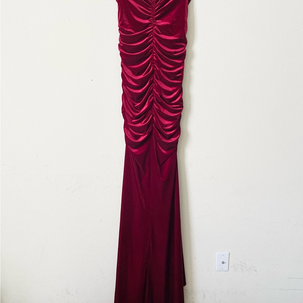 NWT Club L London US 12 Apolline Berry Velvet Off The Shoulder Ruched Maxi Dress - Picture 9 of 11